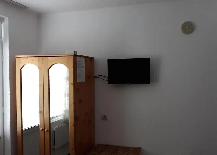 багрянови Guest house *